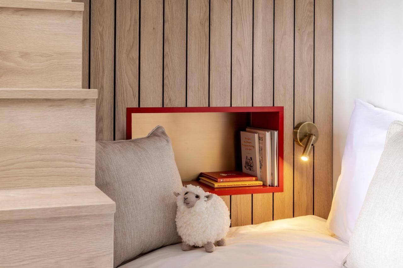 Virgin Hotels EDI Exterior foto A white Bichon Frise