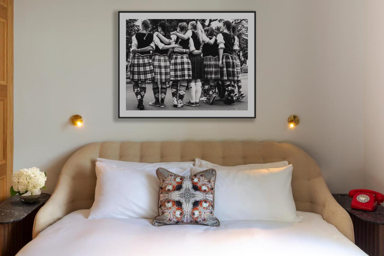 Virgin Hotels EDI Exterior foto A photograph of the 1967 New York City Gay Pride Parade by Jack Delano